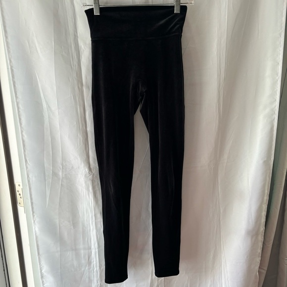 NWOT SPANX VELVET LEGGINGS Black SZ S /P. - Picture 7 of 10
